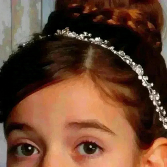 Tiara - Picture 1 of 6